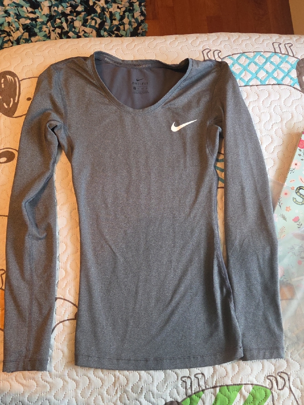 Nike Women’s Long-Sleeve Performance Top in Gray with White Swoosh